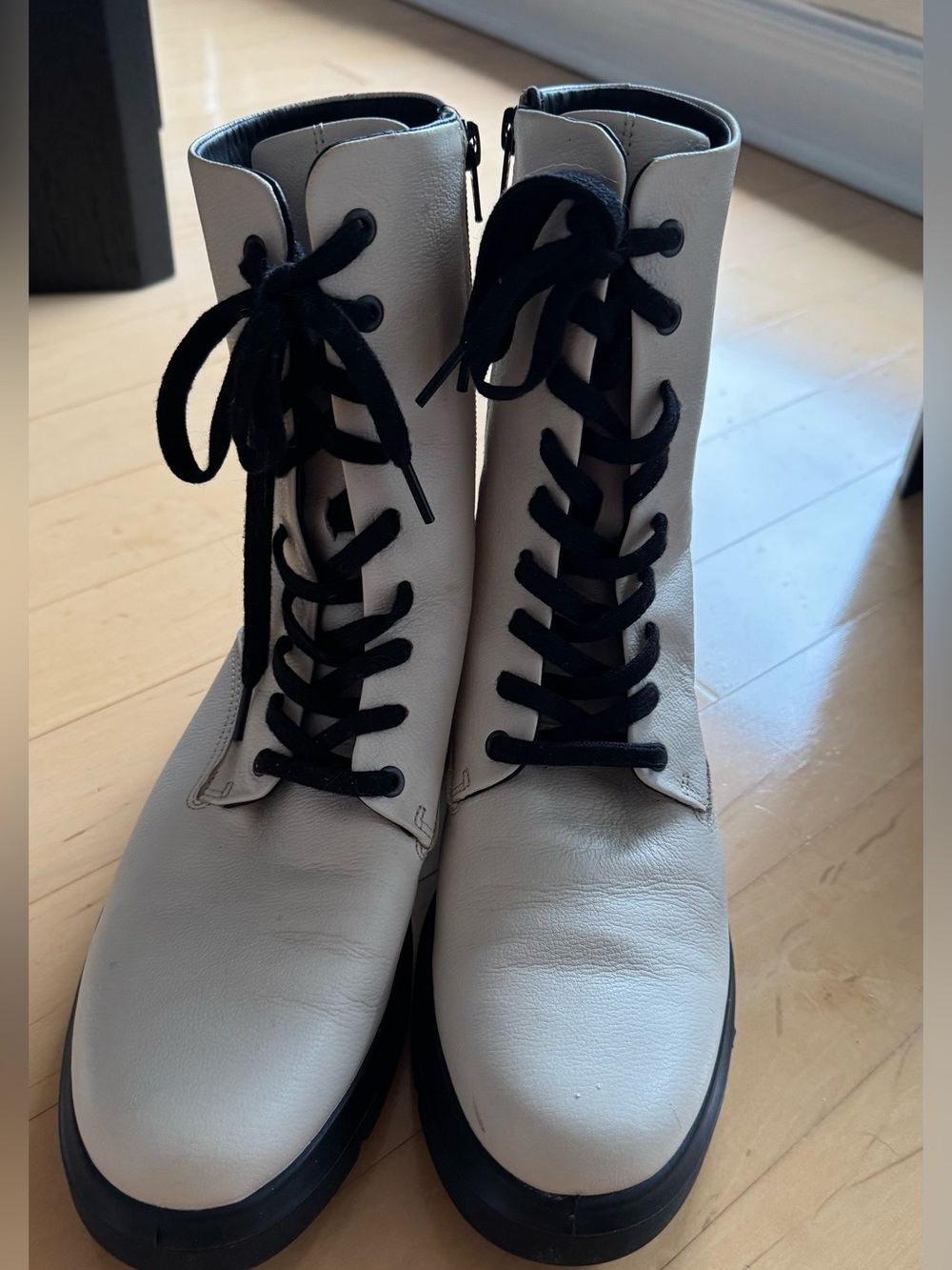 ECCO Soft Leather Combat Boots | Cream Lace-Up Ankle Boots | EU 41